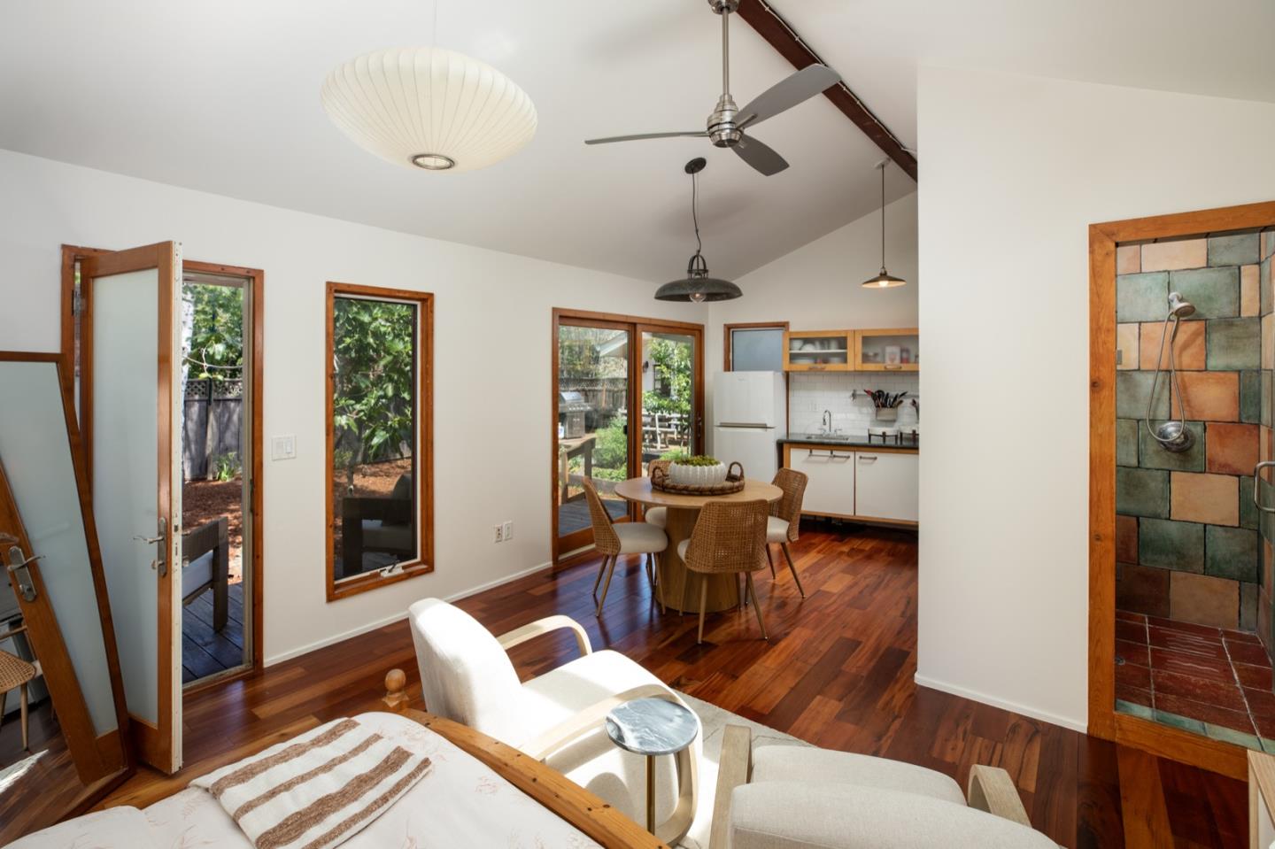 Detail Gallery Image 17 of 19 For 4112 Fair Oaks Ave, Menlo Park,  CA 94025 - 2 Beds | 1/1 Baths