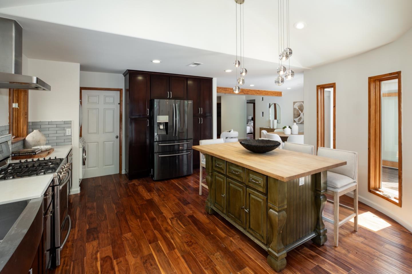 Detail Gallery Image 7 of 19 For 4112 Fair Oaks Ave, Menlo Park,  CA 94025 - 2 Beds | 1/1 Baths
