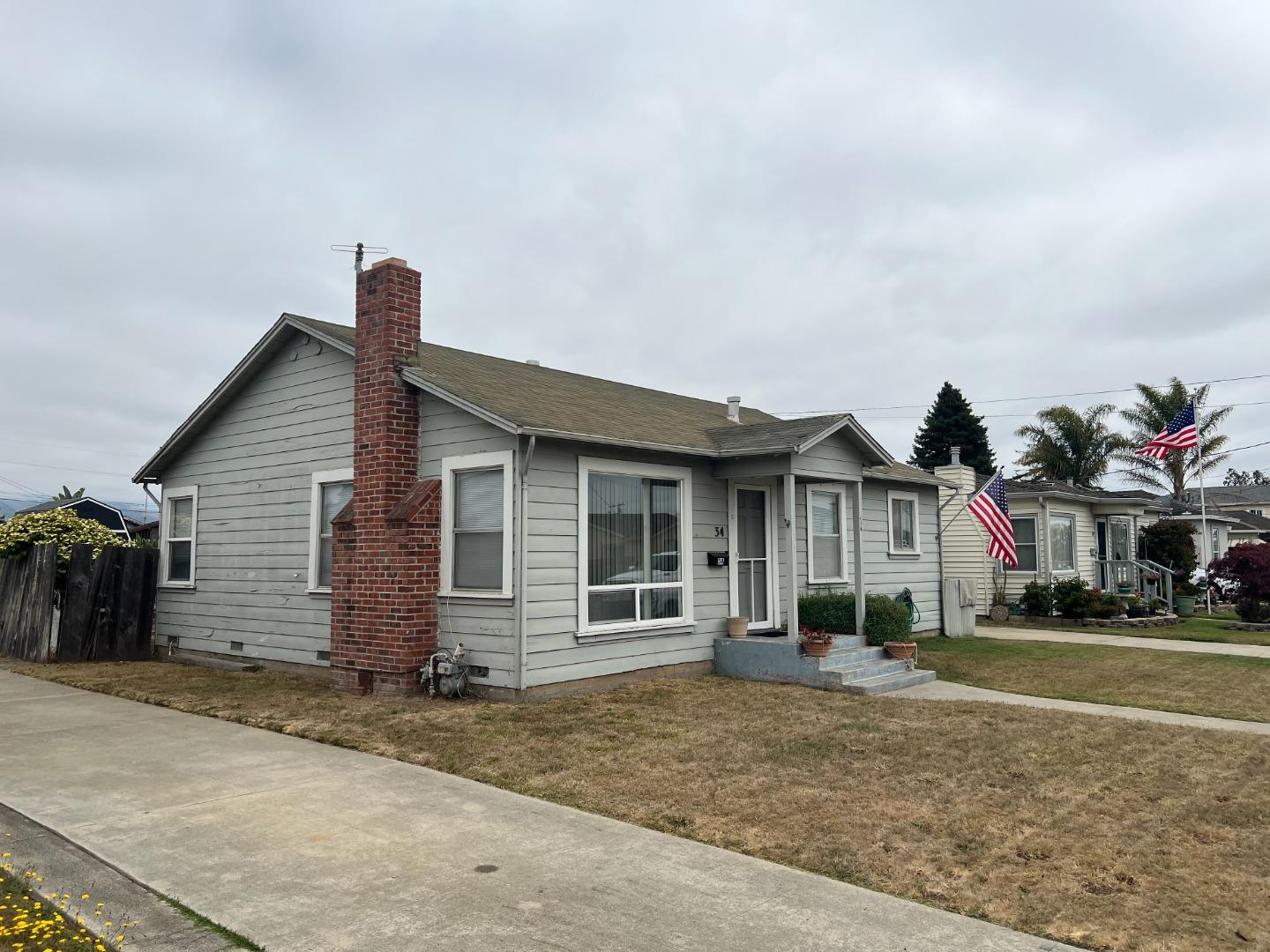 Detail Gallery Image 2 of 11 For 34 Kenyon Ave, Watsonville,  CA 95076 - 2 Beds | 1 Baths