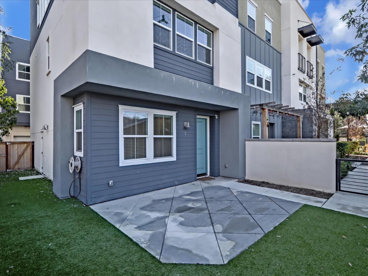 Detail Gallery Image 1 of 55 For 1452 N Harbor Blvd #1,  Santa Ana,  CA 92703 - 3 Beds | 2/1 Baths