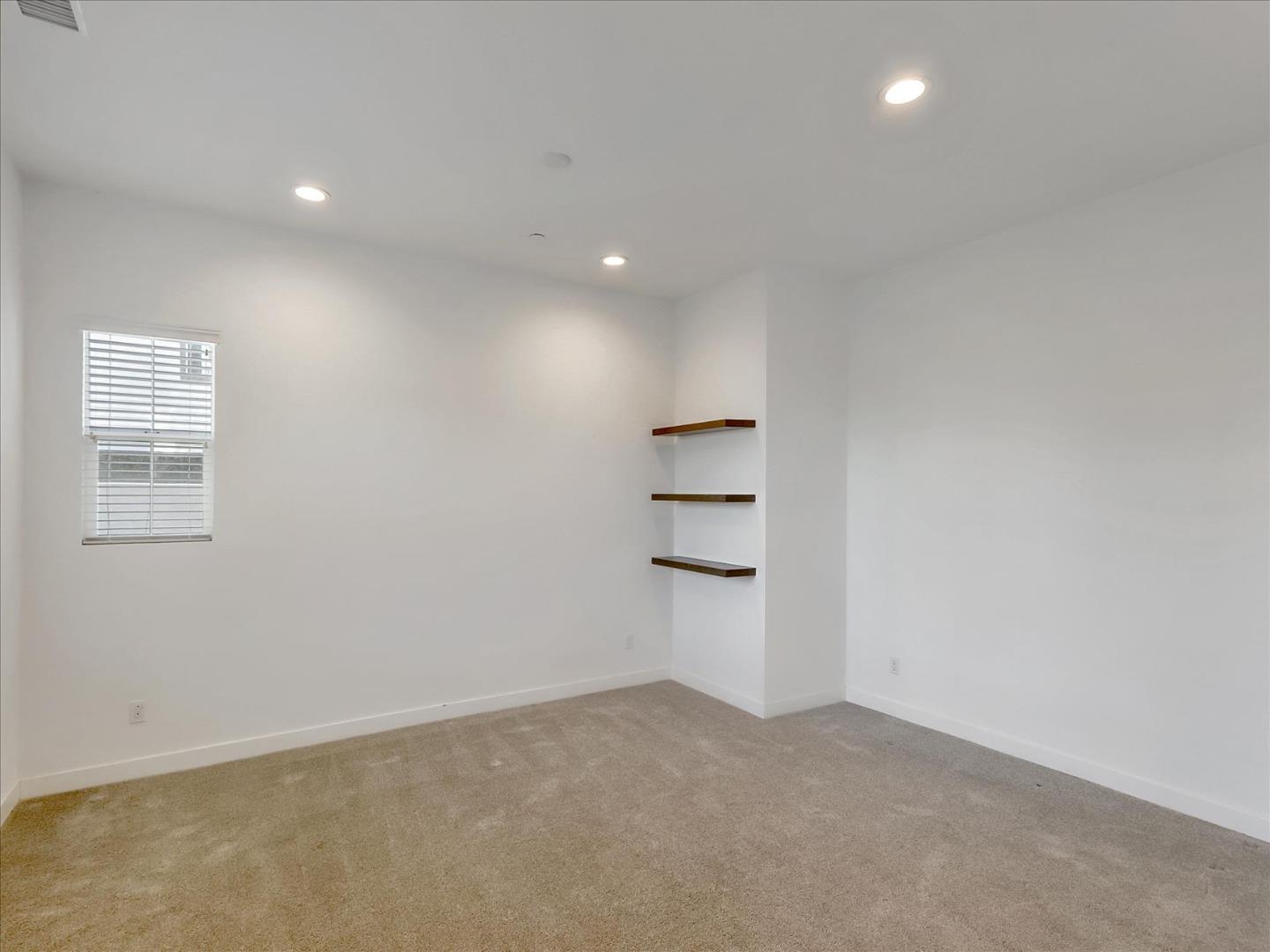 Detail Gallery Image 11 of 55 For 1452 N Harbor Blvd #1,  Santa Ana,  CA 92703 - 3 Beds | 2/1 Baths