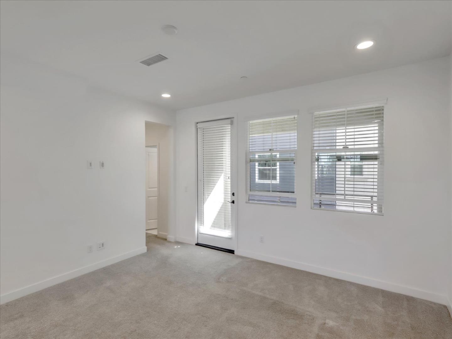 Detail Gallery Image 12 of 55 For 1452 N Harbor Blvd #1,  Santa Ana,  CA 92703 - 3 Beds | 2/1 Baths