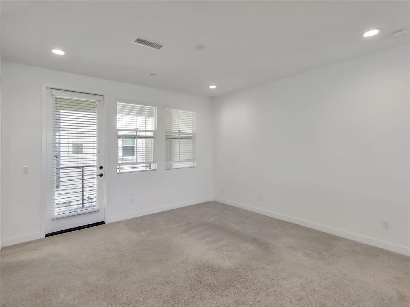 Detail Gallery Image 14 of 55 For 1452 N Harbor Blvd #1,  Santa Ana,  CA 92703 - 3 Beds | 2/1 Baths