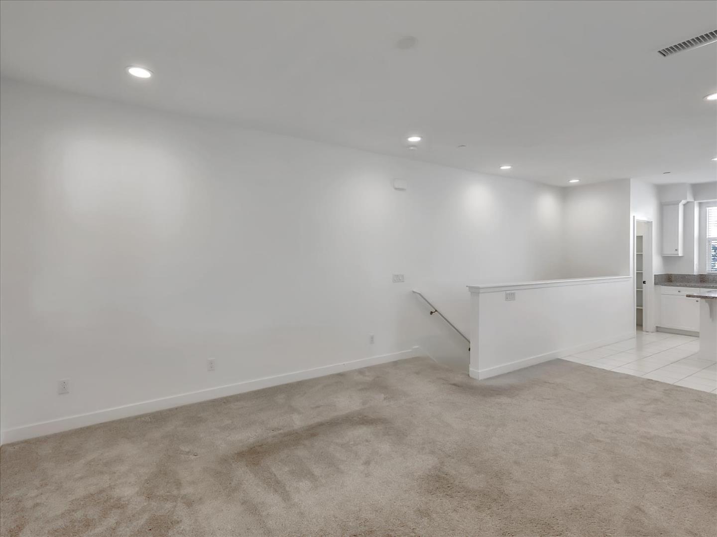 Detail Gallery Image 15 of 55 For 1452 N Harbor Blvd #1,  Santa Ana,  CA 92703 - 3 Beds | 2/1 Baths