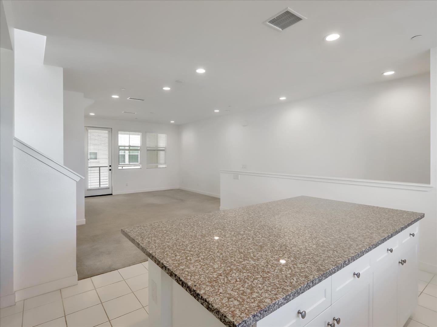 Detail Gallery Image 19 of 55 For 1452 N Harbor Blvd #1,  Santa Ana,  CA 92703 - 3 Beds | 2/1 Baths