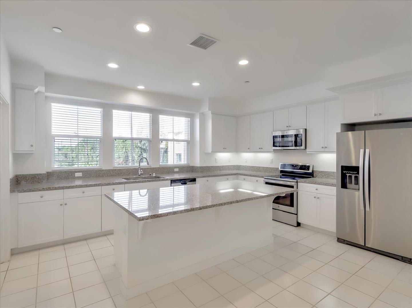 Detail Gallery Image 20 of 55 For 1452 N Harbor Blvd #1,  Santa Ana,  CA 92703 - 3 Beds | 2/1 Baths