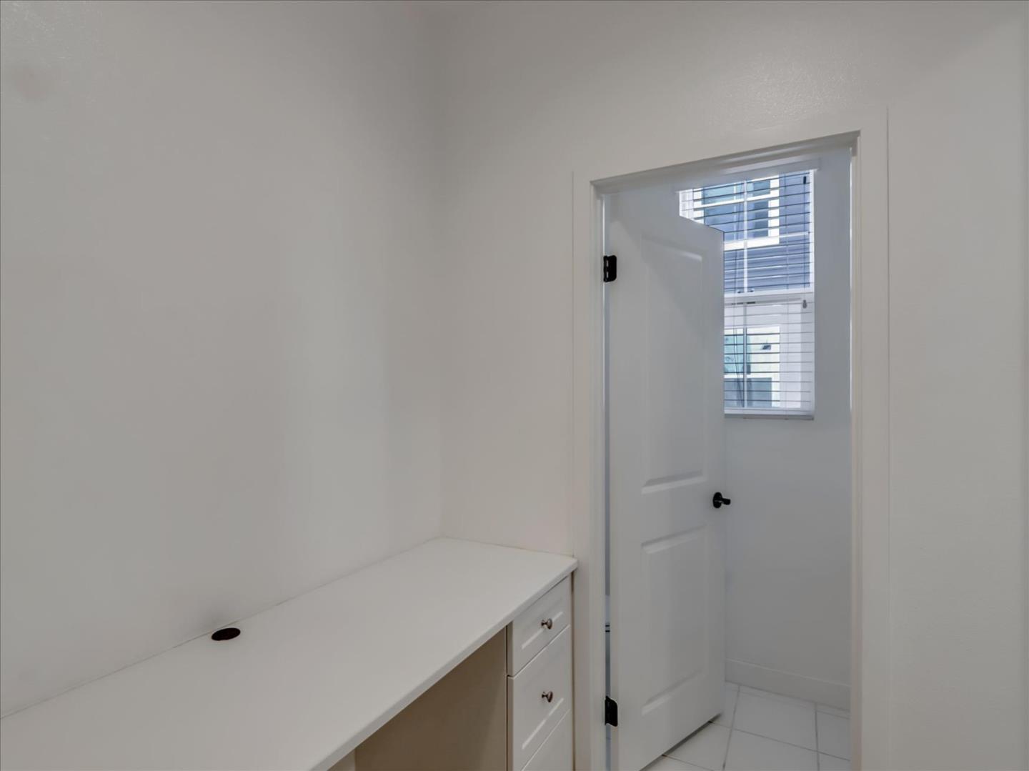 Detail Gallery Image 23 of 55 For 1452 N Harbor Blvd #1,  Santa Ana,  CA 92703 - 3 Beds | 2/1 Baths