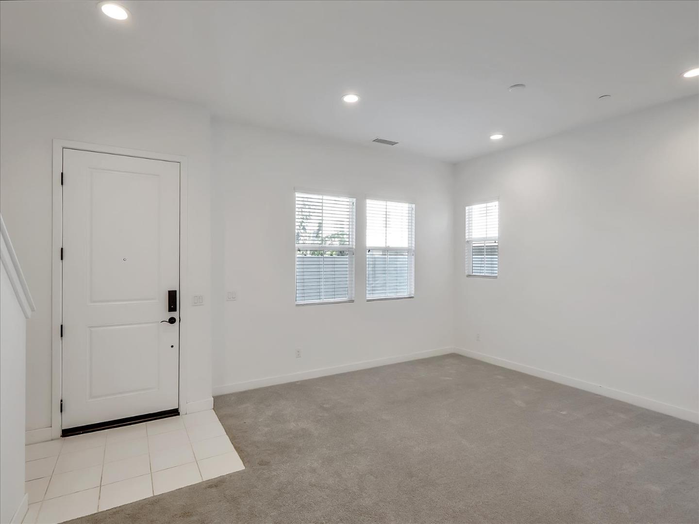 Detail Gallery Image 9 of 55 For 1452 N Harbor Blvd #1,  Santa Ana,  CA 92703 - 3 Beds | 2/1 Baths