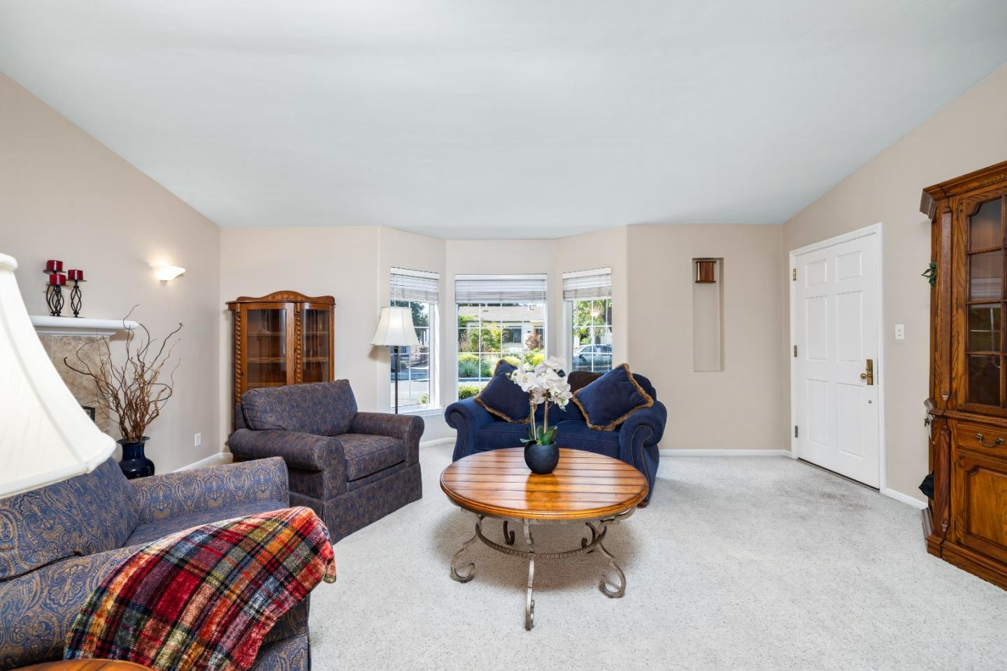 Detail Gallery Image 11 of 37 For 1037 Walnut St, San Carlos,  CA 94070 - 4 Beds | 3 Baths