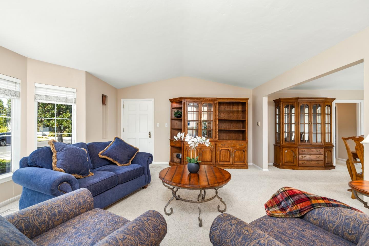 Detail Gallery Image 13 of 37 For 1037 Walnut St, San Carlos,  CA 94070 - 4 Beds | 3 Baths