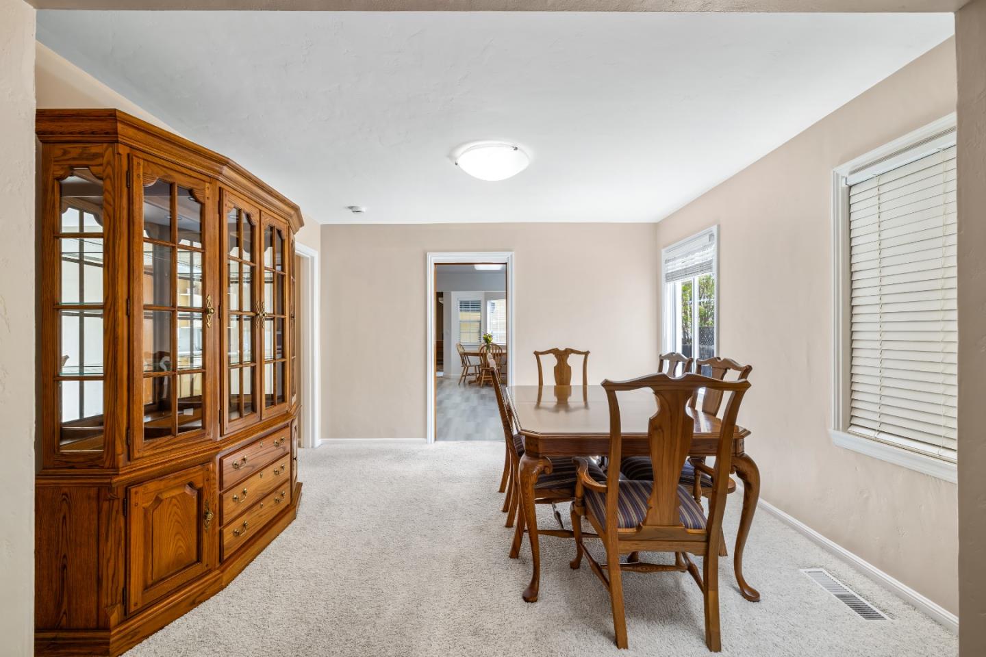 Detail Gallery Image 14 of 37 For 1037 Walnut St, San Carlos,  CA 94070 - 4 Beds | 3 Baths