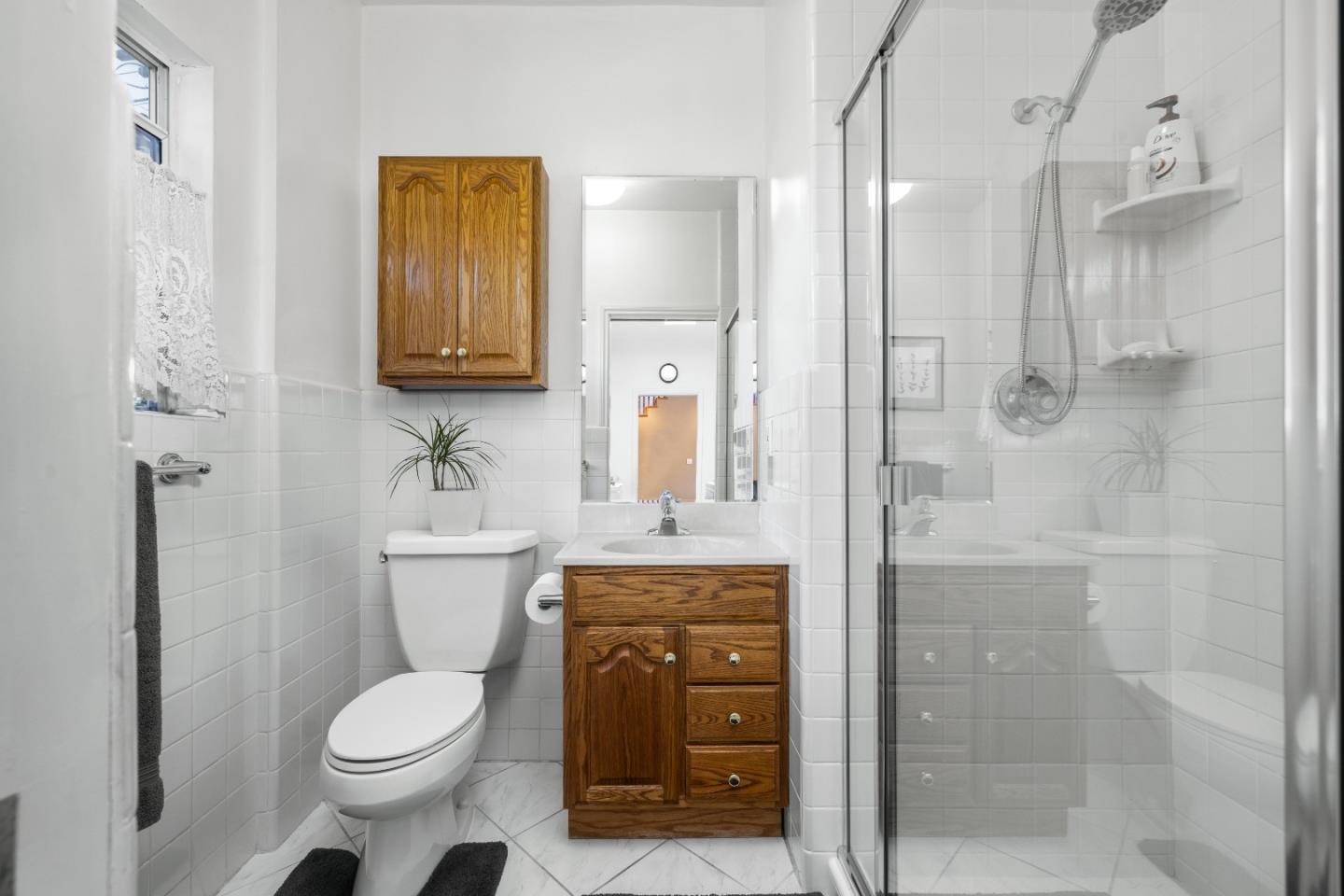 Detail Gallery Image 22 of 37 For 1037 Walnut St, San Carlos,  CA 94070 - 4 Beds | 3 Baths