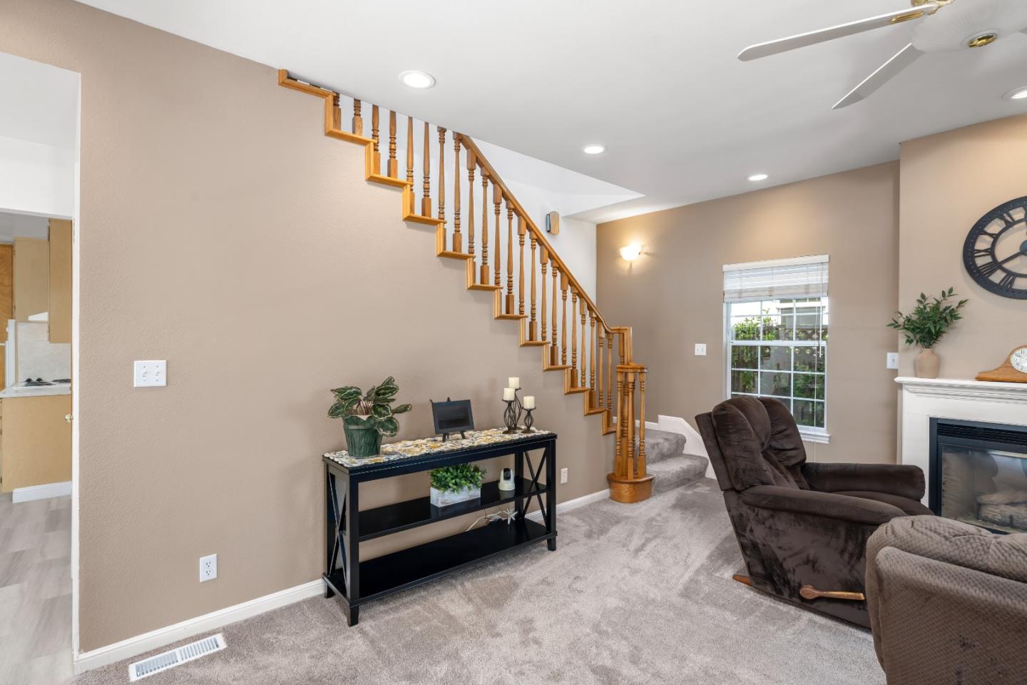 Detail Gallery Image 26 of 37 For 1037 Walnut St, San Carlos,  CA 94070 - 4 Beds | 3 Baths