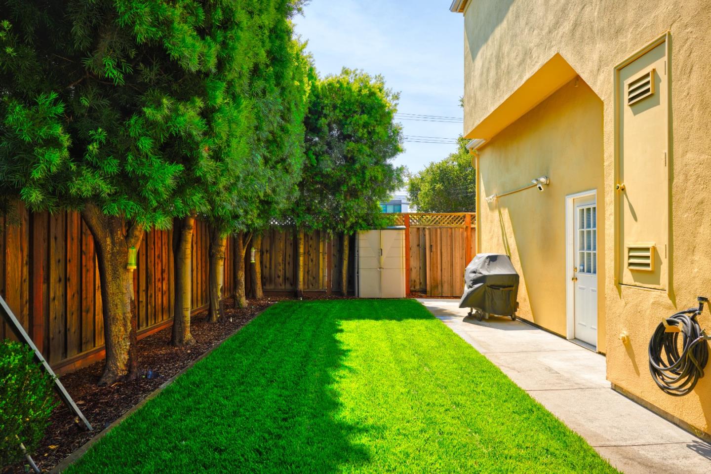Detail Gallery Image 35 of 37 For 1037 Walnut St, San Carlos,  CA 94070 - 4 Beds | 3 Baths
