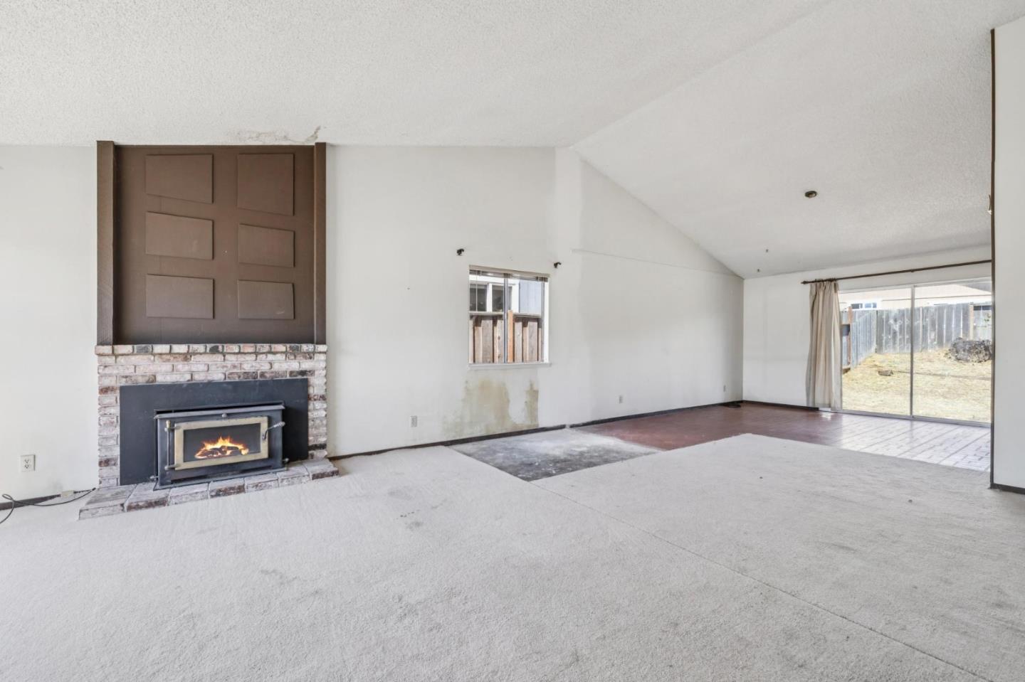 Detail Gallery Image 10 of 24 For 200 Bridgeport Dr, Half Moon Bay,  CA 94019 - 3 Beds | 2 Baths