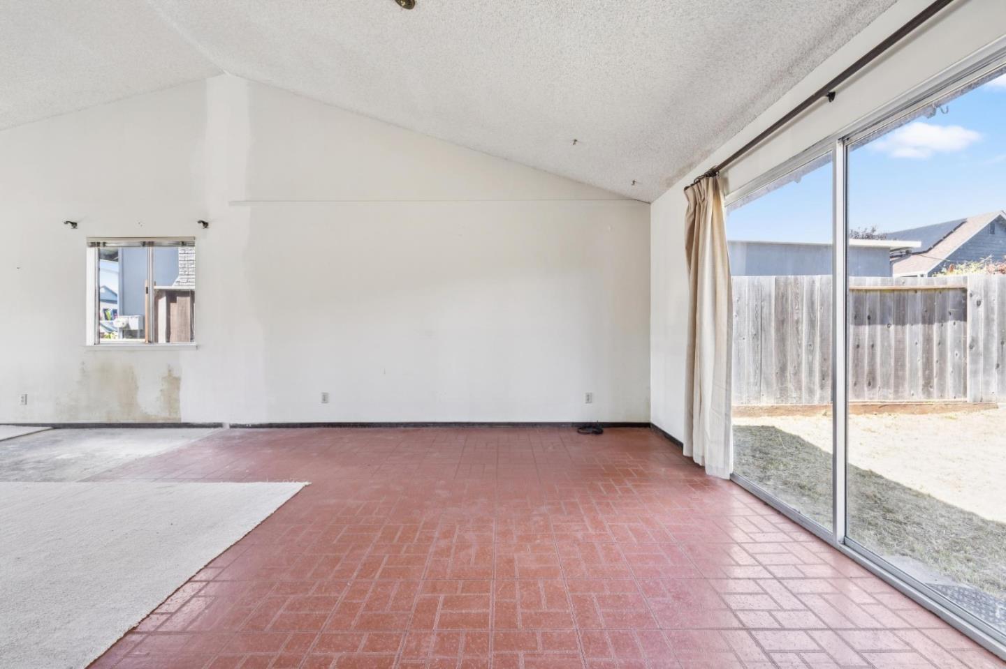 Detail Gallery Image 13 of 24 For 200 Bridgeport Dr, Half Moon Bay,  CA 94019 - 3 Beds | 2 Baths
