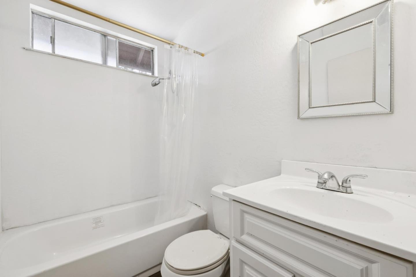 Detail Gallery Image 15 of 24 For 200 Bridgeport Dr, Half Moon Bay,  CA 94019 - 3 Beds | 2 Baths