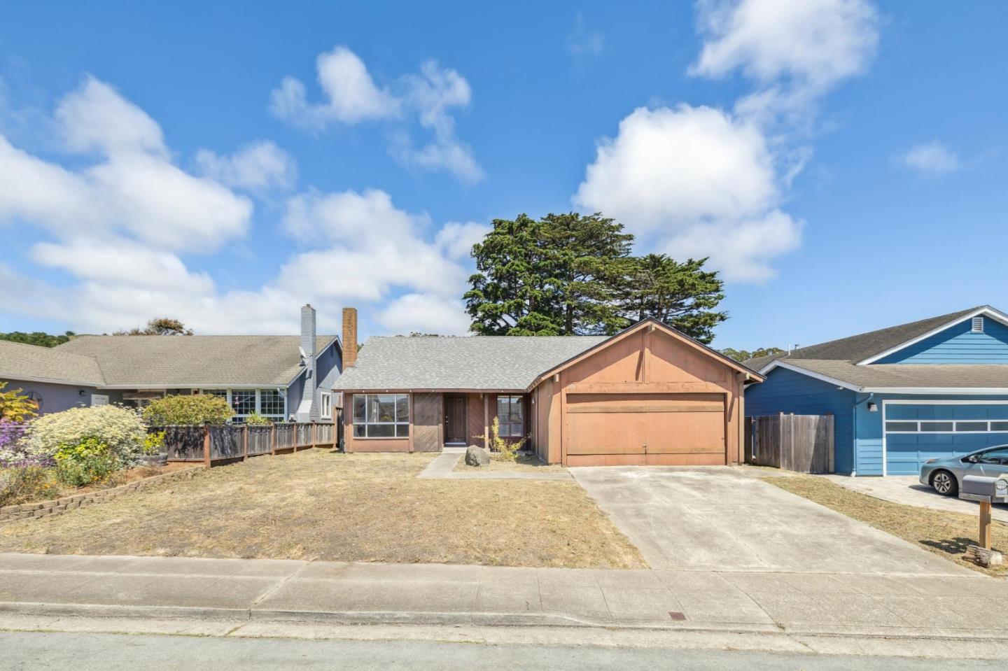 Detail Gallery Image 2 of 24 For 200 Bridgeport Dr, Half Moon Bay,  CA 94019 - 3 Beds | 2 Baths