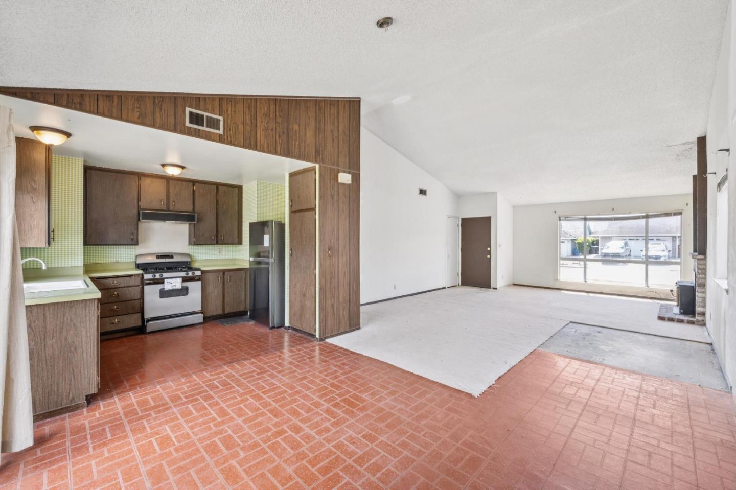 Detail Gallery Image 4 of 24 For 200 Bridgeport Dr, Half Moon Bay,  CA 94019 - 3 Beds | 2 Baths
