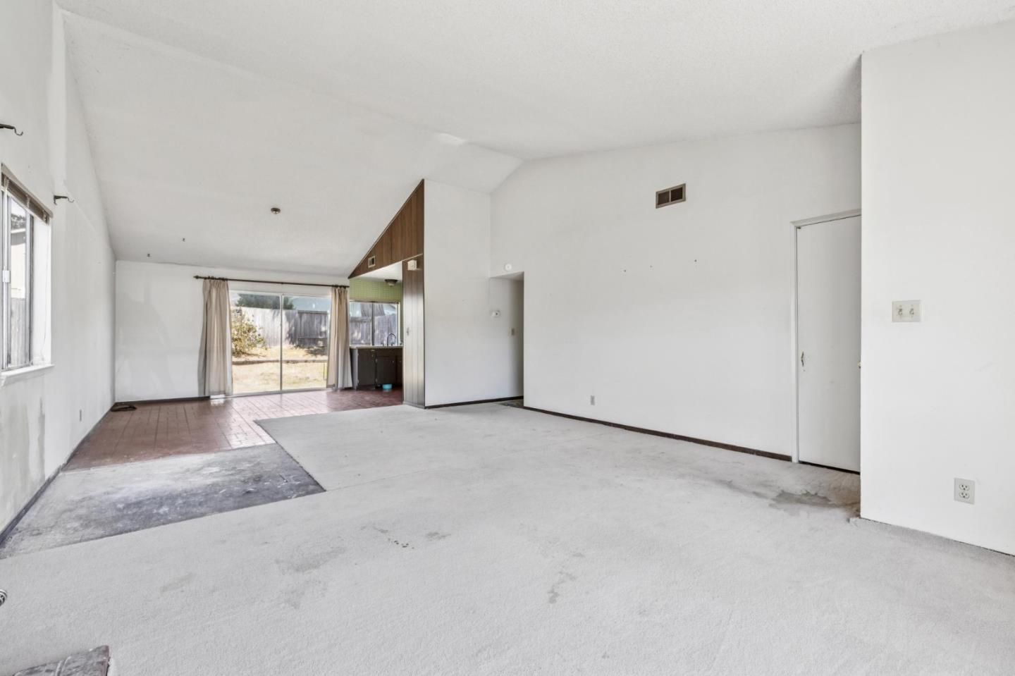 Detail Gallery Image 9 of 24 For 200 Bridgeport Dr, Half Moon Bay,  CA 94019 - 3 Beds | 2 Baths