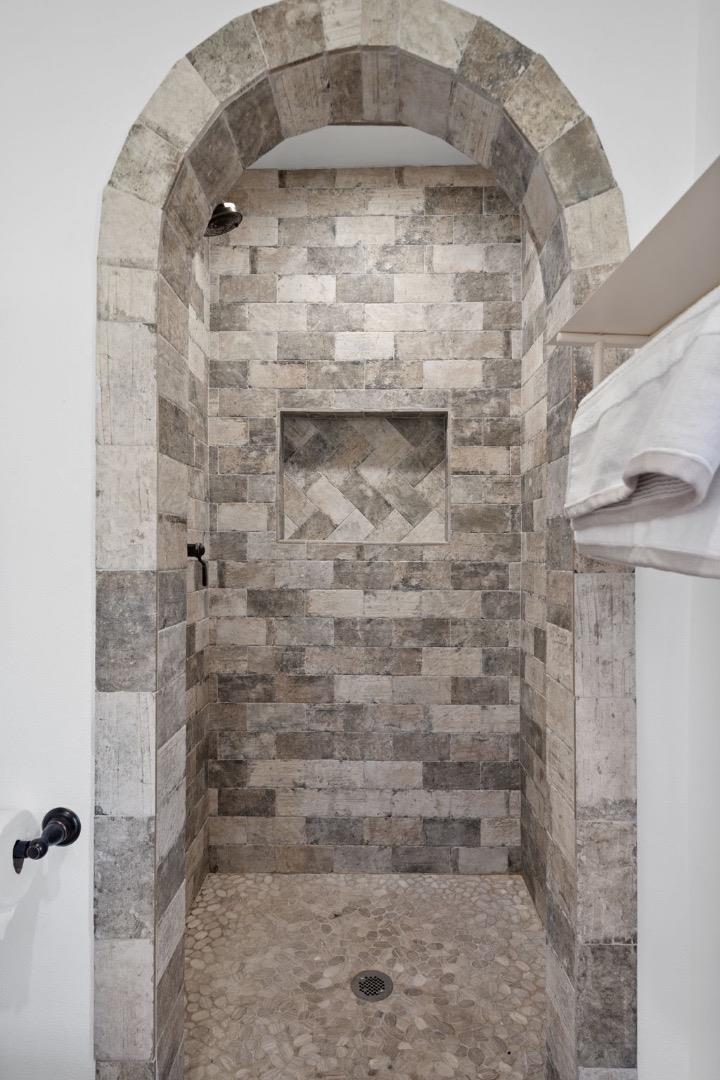 Detail Gallery Image 13 of 34 For 1250 Hauser Blvd, Los Angeles,  CA 90019 - 3 Beds | 2 Baths