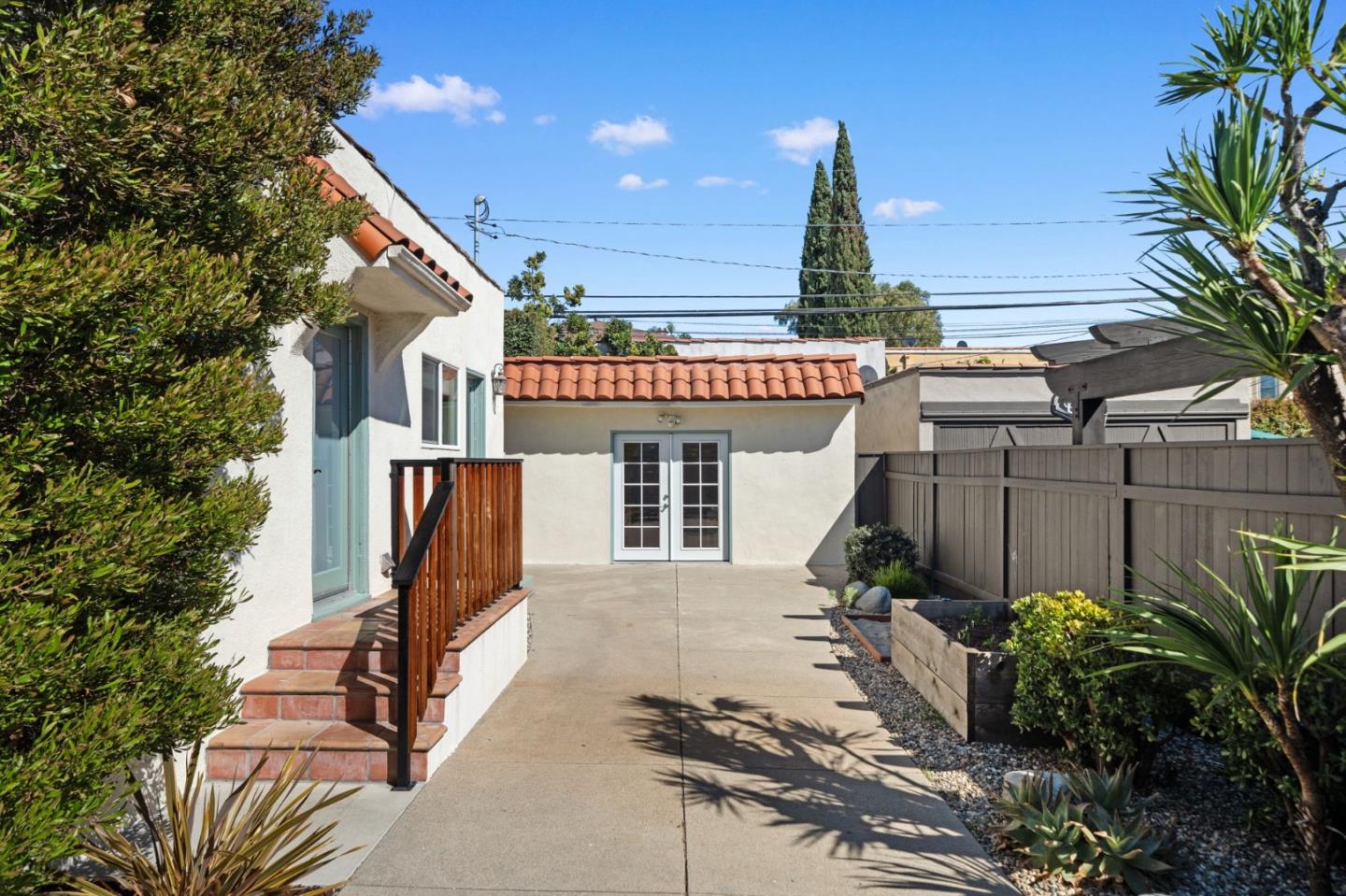 Detail Gallery Image 23 of 34 For 1250 Hauser Blvd, Los Angeles,  CA 90019 - 3 Beds | 2 Baths