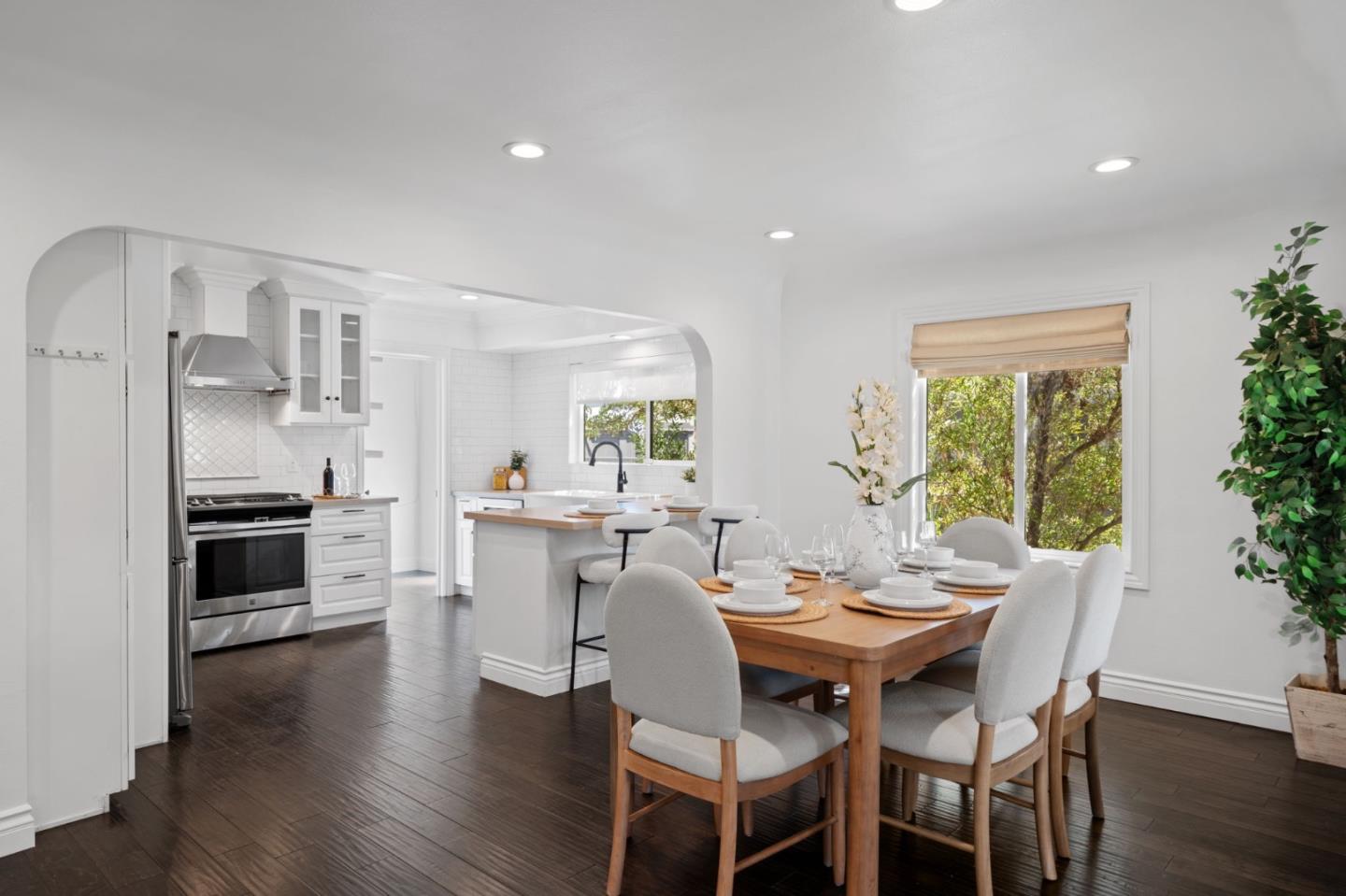 Detail Gallery Image 7 of 34 For 1250 Hauser Blvd, Los Angeles,  CA 90019 - 3 Beds | 2 Baths