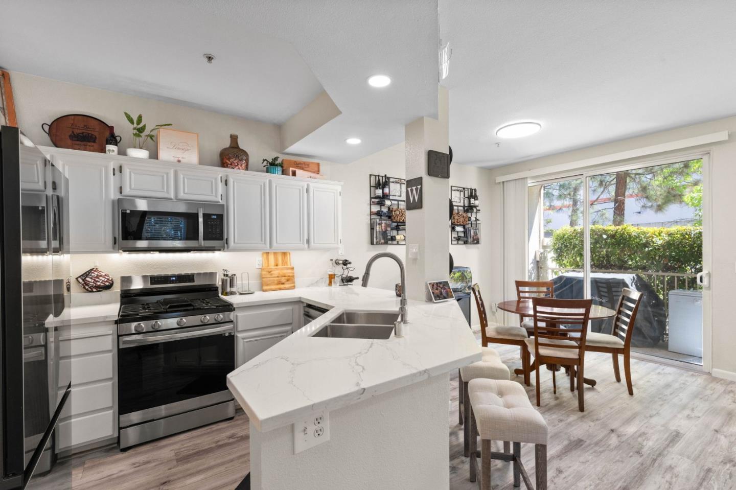 Detail Gallery Image 10 of 28 For 3337 Midtown Pl, San Jose,  CA 95136 - 2 Beds | 2/1 Baths