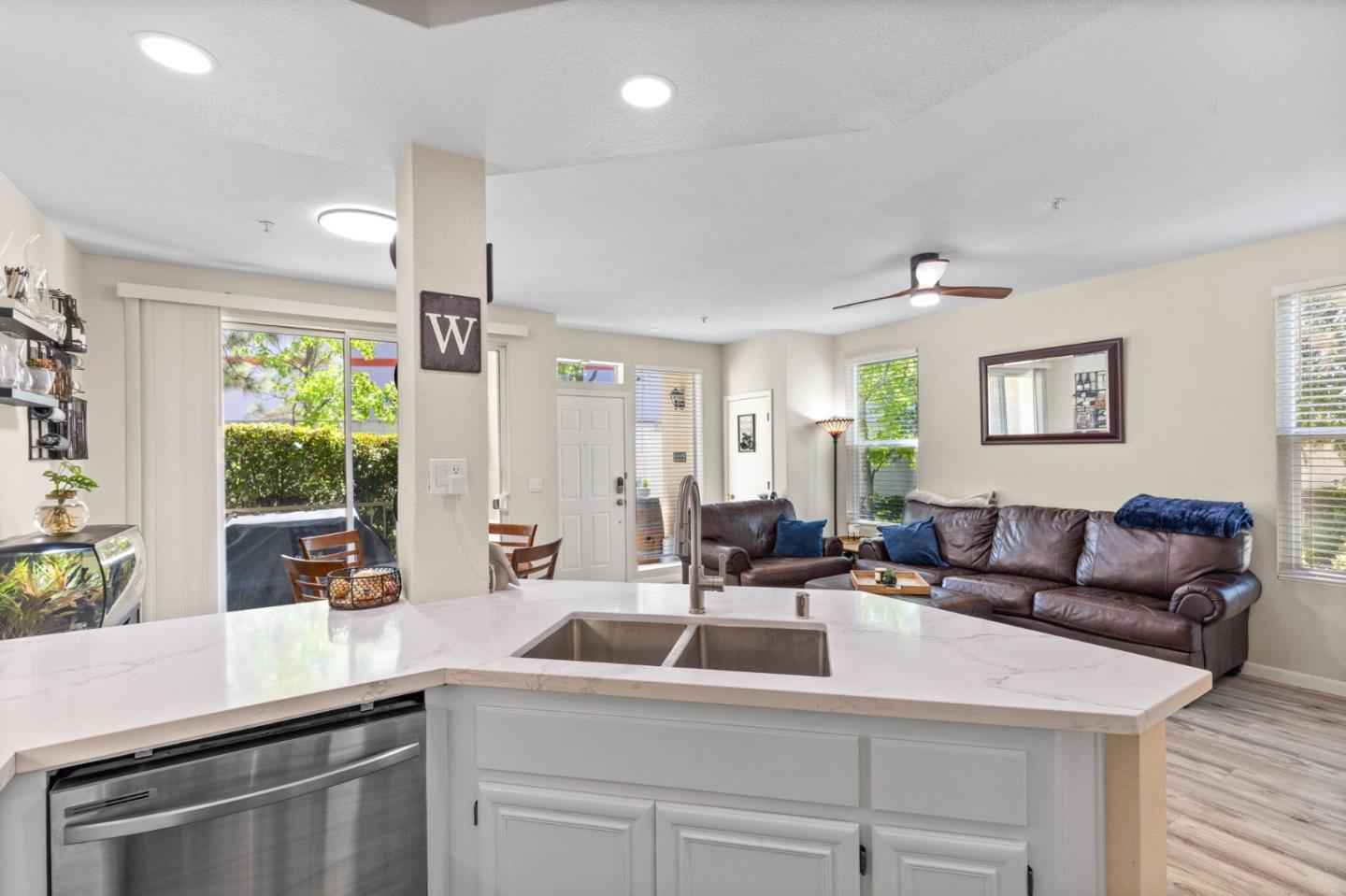 Detail Gallery Image 12 of 28 For 3337 Midtown Pl, San Jose,  CA 95136 - 2 Beds | 2/1 Baths
