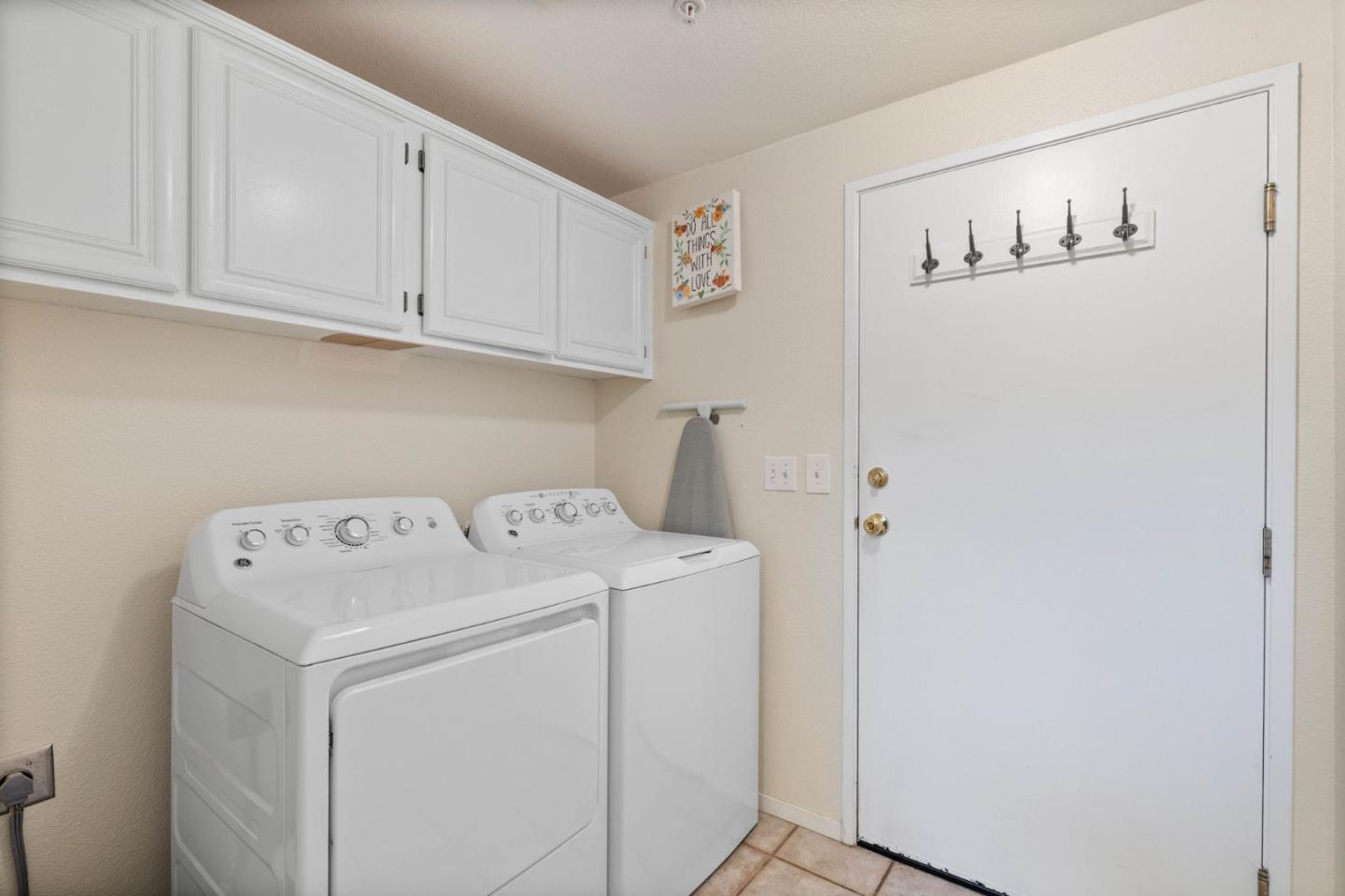 Detail Gallery Image 14 of 28 For 3337 Midtown Pl, San Jose,  CA 95136 - 2 Beds | 2/1 Baths