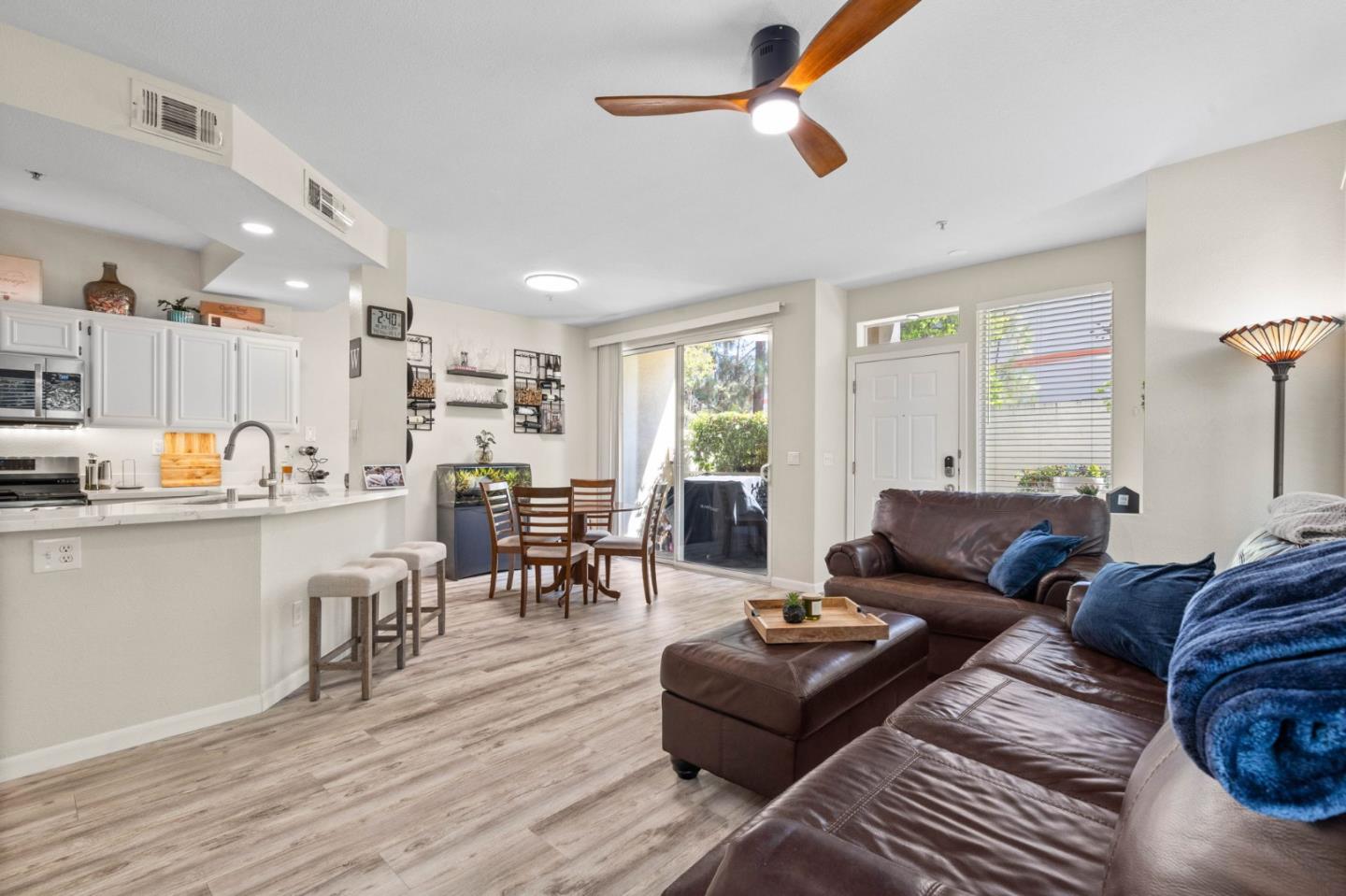Detail Gallery Image 6 of 28 For 3337 Midtown Pl, San Jose,  CA 95136 - 2 Beds | 2/1 Baths