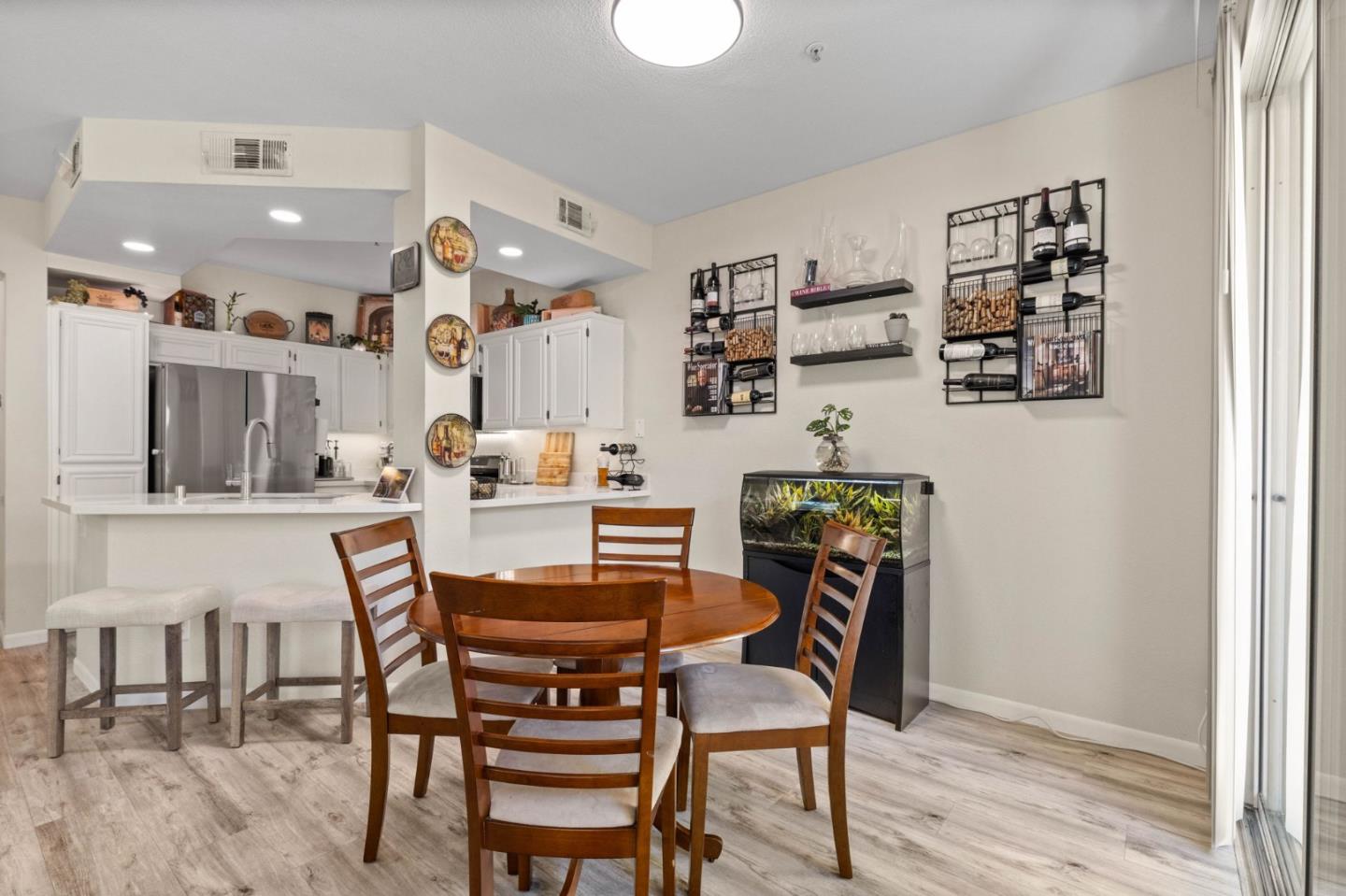 Detail Gallery Image 7 of 28 For 3337 Midtown Pl, San Jose,  CA 95136 - 2 Beds | 2/1 Baths