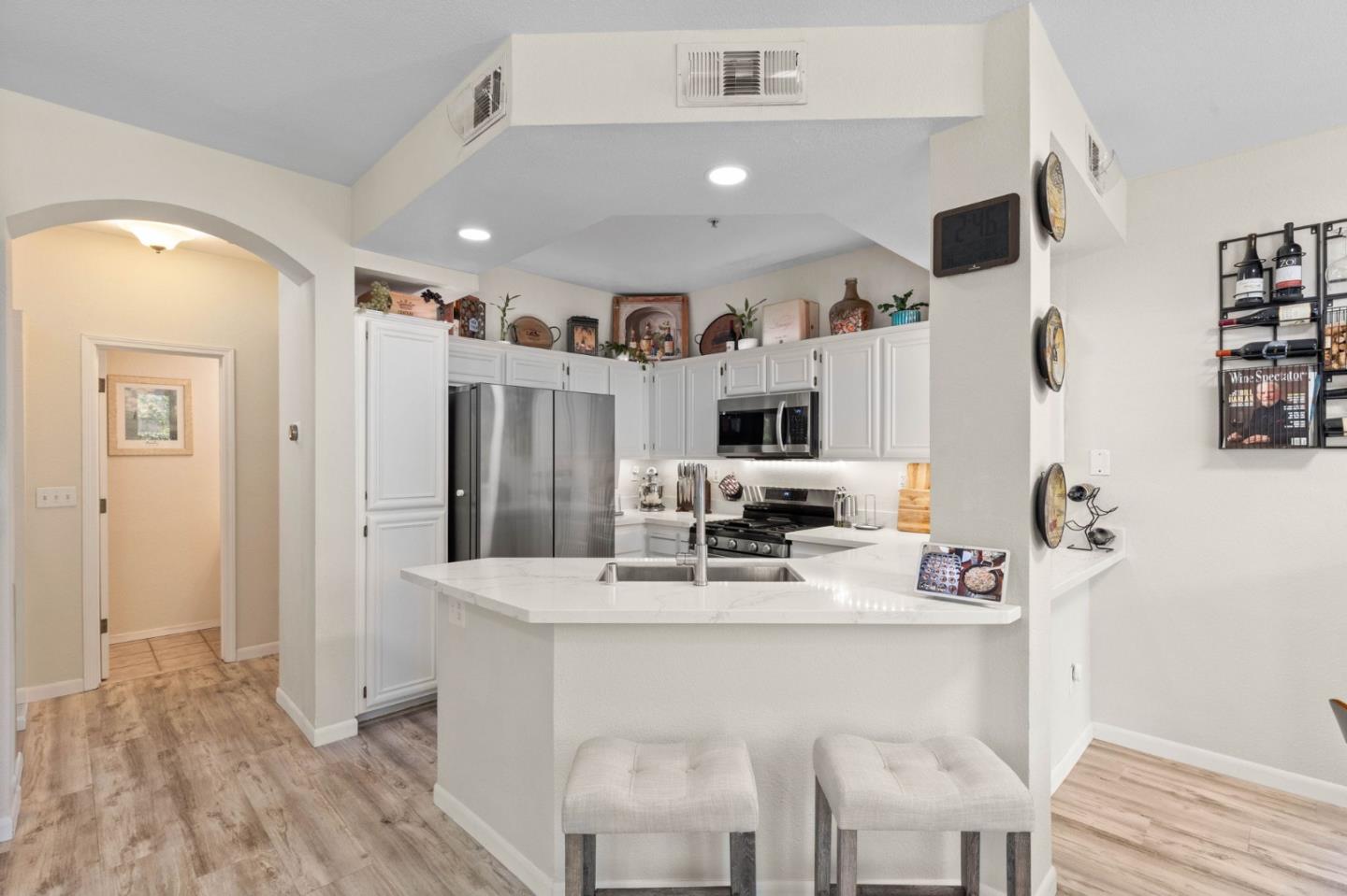 Detail Gallery Image 9 of 28 For 3337 Midtown Pl, San Jose,  CA 95136 - 2 Beds | 2/1 Baths