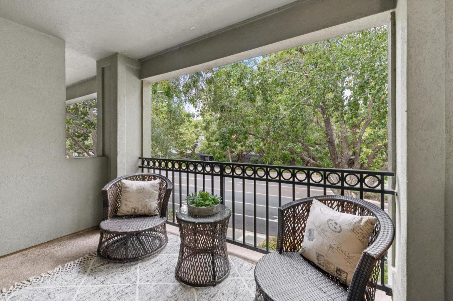 Detail Gallery Image 11 of 35 For 20 Willow Rd #45,  Menlo Park,  CA 94025 - 2 Beds | 2 Baths