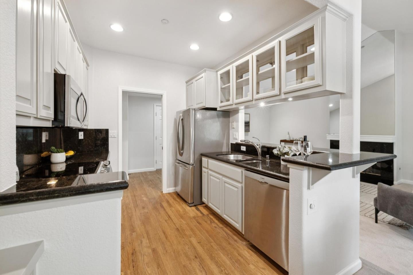 Detail Gallery Image 16 of 35 For 20 Willow Rd #45,  Menlo Park,  CA 94025 - 2 Beds | 2 Baths