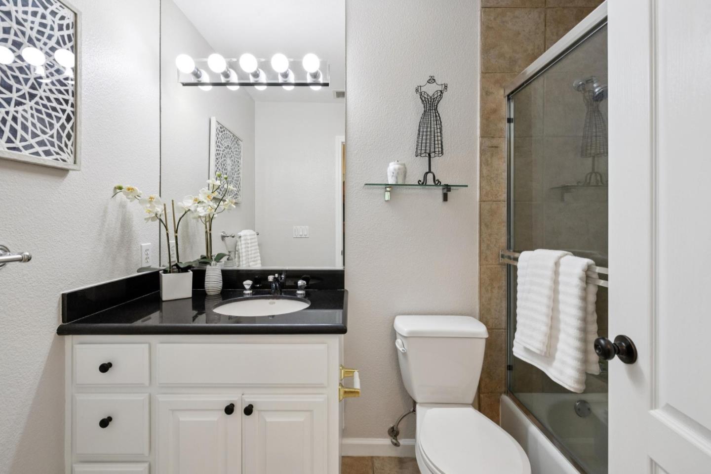 Detail Gallery Image 23 of 35 For 20 Willow Rd #45,  Menlo Park,  CA 94025 - 2 Beds | 2 Baths