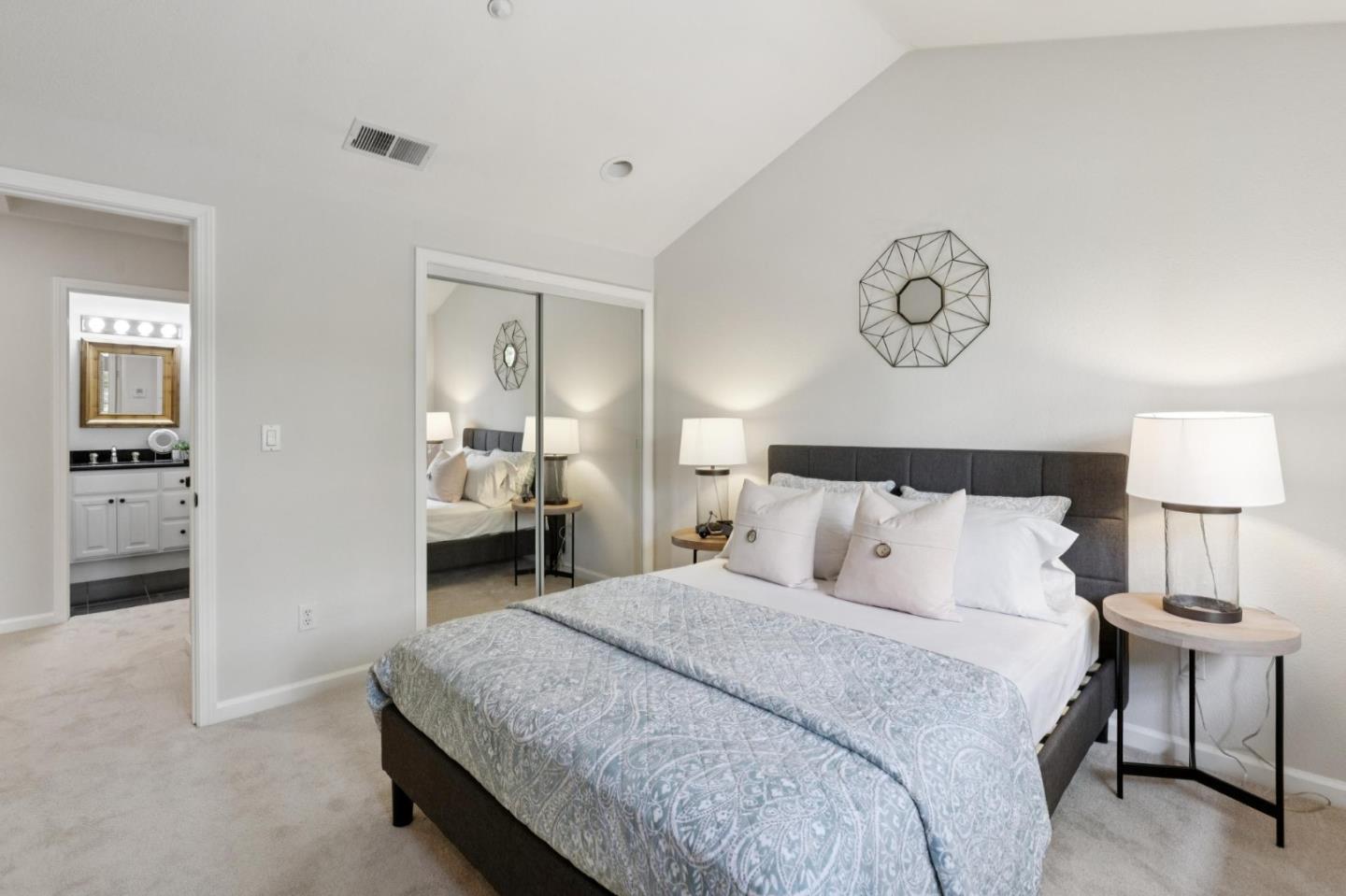 Detail Gallery Image 25 of 35 For 20 Willow Rd #45,  Menlo Park,  CA 94025 - 2 Beds | 2 Baths