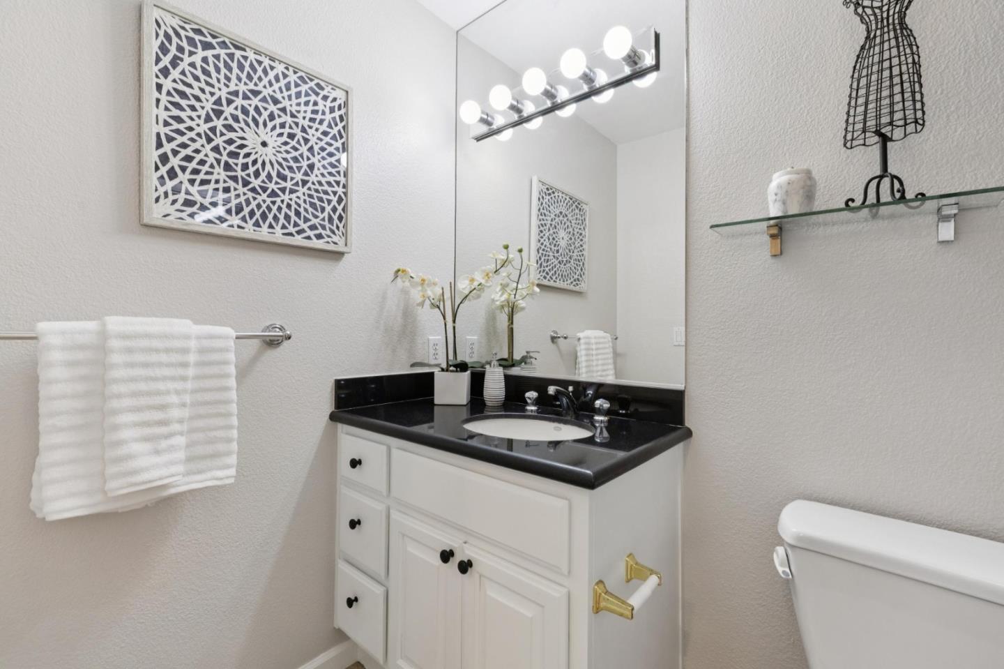Detail Gallery Image 27 of 35 For 20 Willow Rd #45,  Menlo Park,  CA 94025 - 2 Beds | 2 Baths