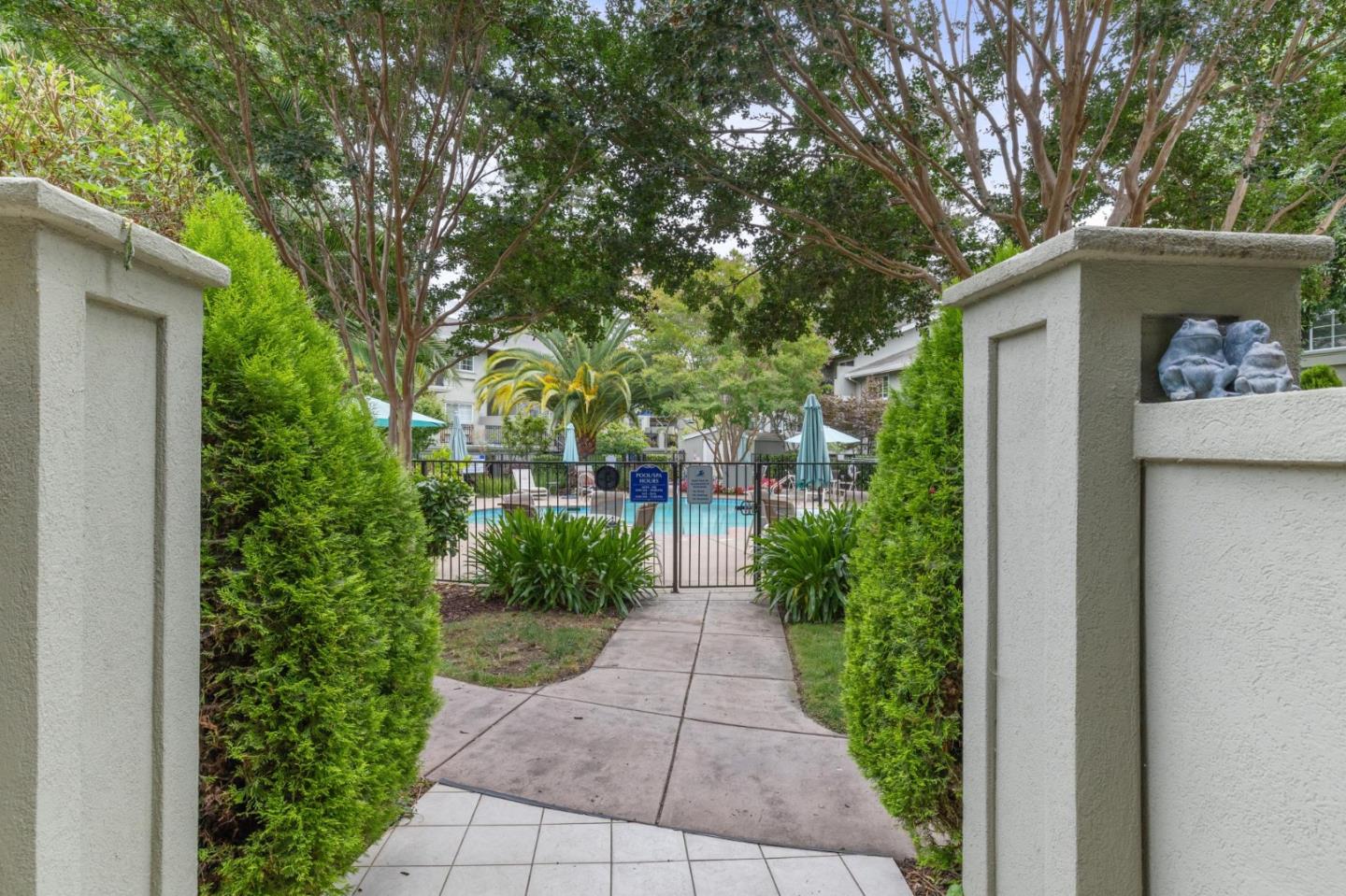 Detail Gallery Image 33 of 35 For 20 Willow Rd #45,  Menlo Park,  CA 94025 - 2 Beds | 2 Baths