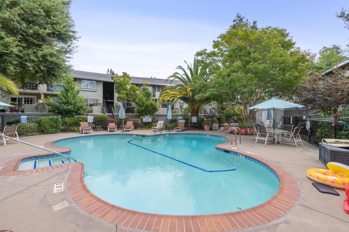 Detail Gallery Image 34 of 35 For 20 Willow Rd #45,  Menlo Park,  CA 94025 - 2 Beds | 2 Baths