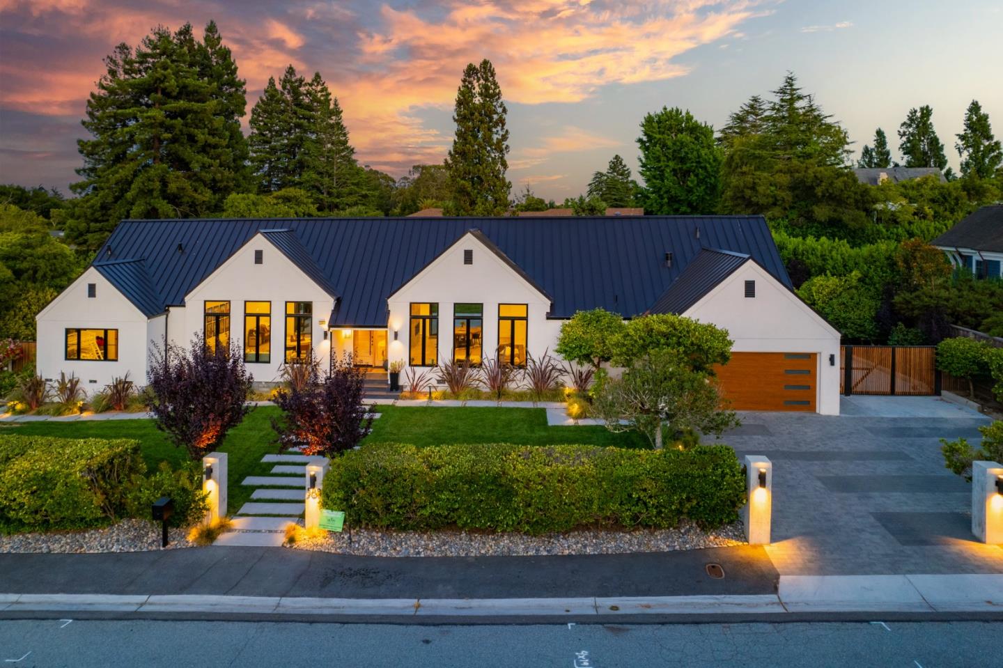 Detail Gallery Image 1 of 5 For 588 Craig Rd, Hillsborough,  CA 94010 - 5 Beds | 5 Baths