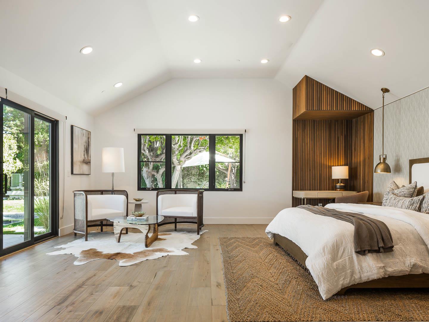 Detail Gallery Image 7 of 14 For 588 Craig Rd, Hillsborough,  CA 94010 - 5 Beds | 5 Baths