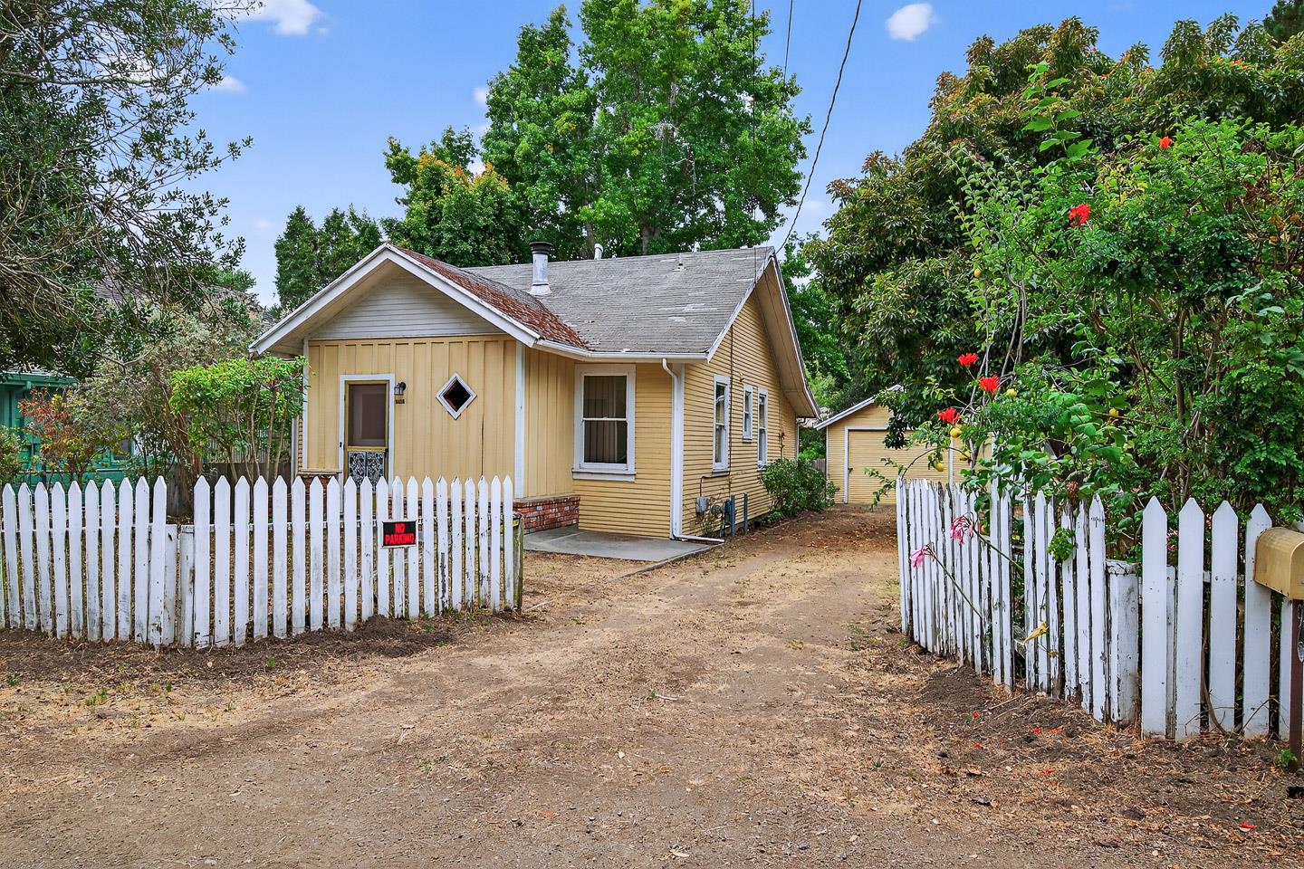 Detail Gallery Image 2 of 46 For 3475 N Main St, Soquel,  CA 95073 - 2 Beds | 1 Baths