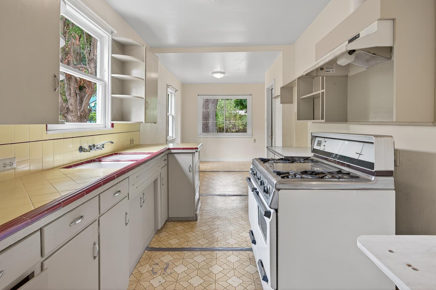 Detail Gallery Image 7 of 46 For 3475 N Main St, Soquel,  CA 95073 - 2 Beds | 1 Baths