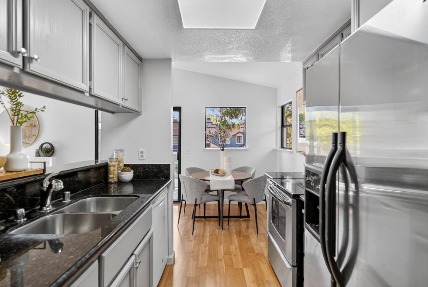 Detail Gallery Image 4 of 50 For 34565 Pueblo Ter, Fremont,  CA 94555 - 2 Beds | 2 Baths