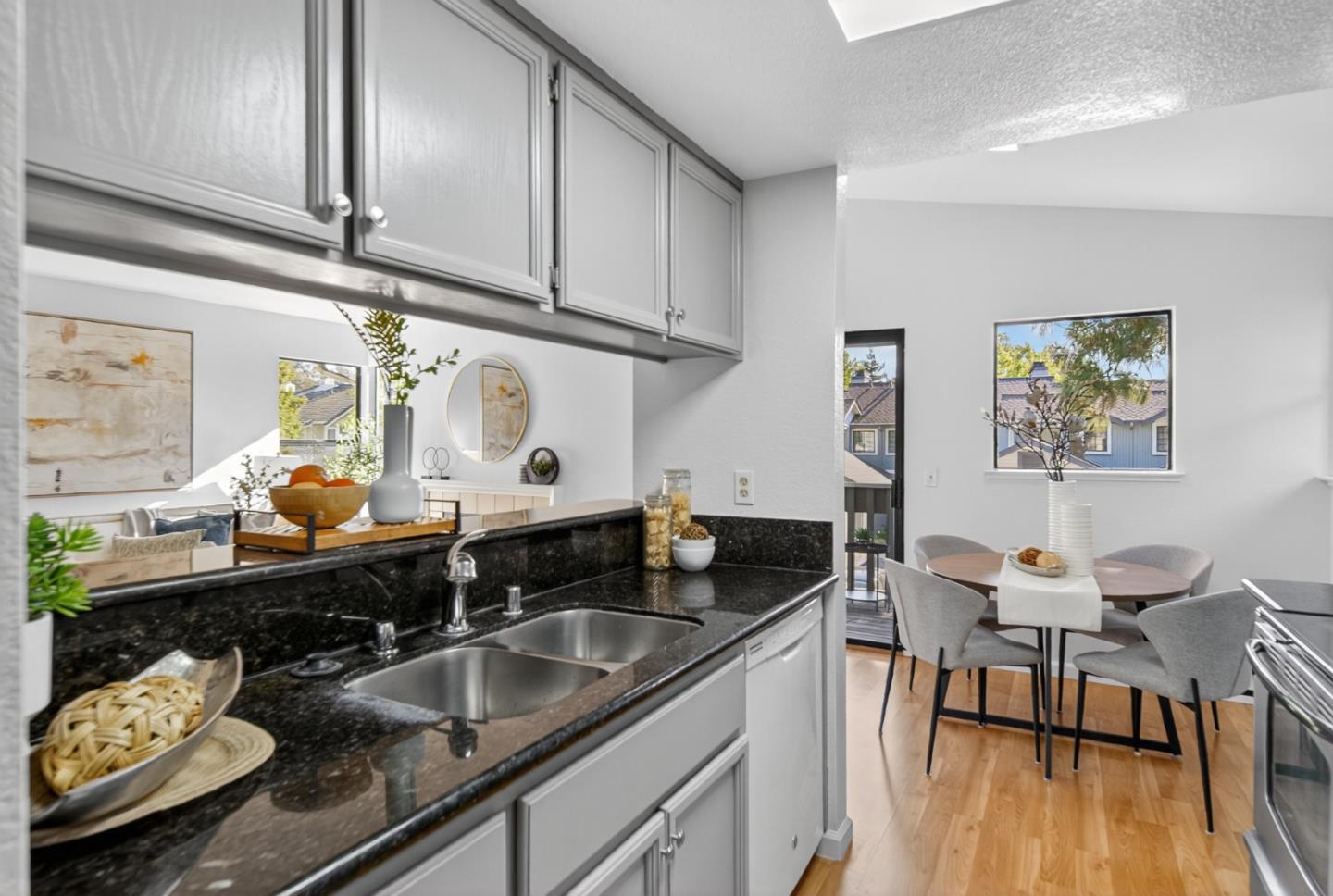 Detail Gallery Image 5 of 50 For 34565 Pueblo Ter, Fremont,  CA 94555 - 2 Beds | 2 Baths