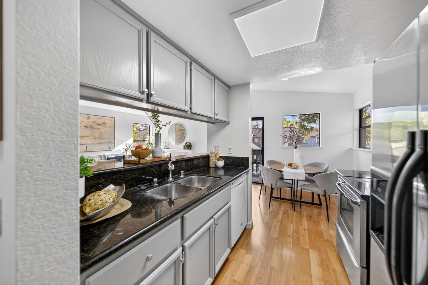 Detail Gallery Image 6 of 50 For 34565 Pueblo Ter, Fremont,  CA 94555 - 2 Beds | 2 Baths
