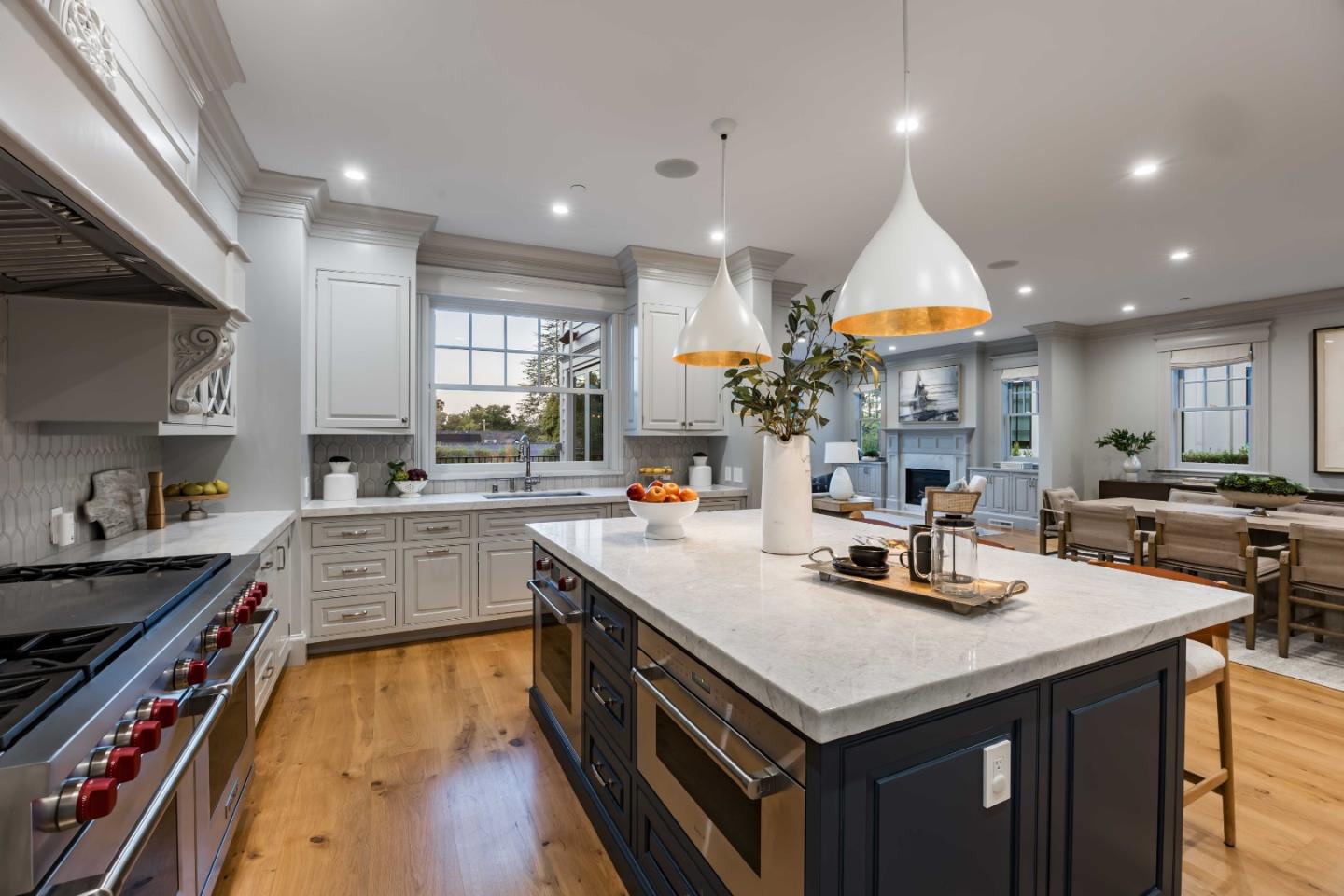 Detail Gallery Image 10 of 43 For 132 Elm Ave, Burlingame,  CA 94010 - 4 Beds | 5/1 Baths