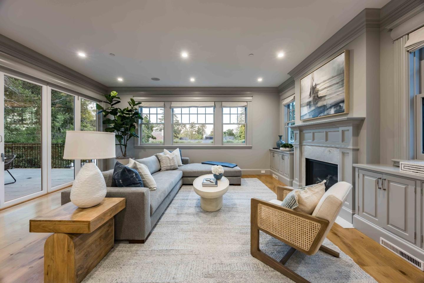 Detail Gallery Image 11 of 43 For 132 Elm Ave, Burlingame,  CA 94010 - 4 Beds | 5/1 Baths
