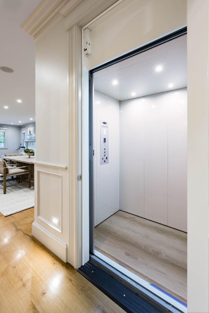 Detail Gallery Image 15 of 43 For 132 Elm Ave, Burlingame,  CA 94010 - 4 Beds | 5/1 Baths